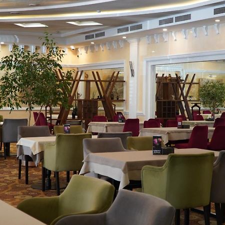Hotel Golden Dragon Bishkek Esterno foto