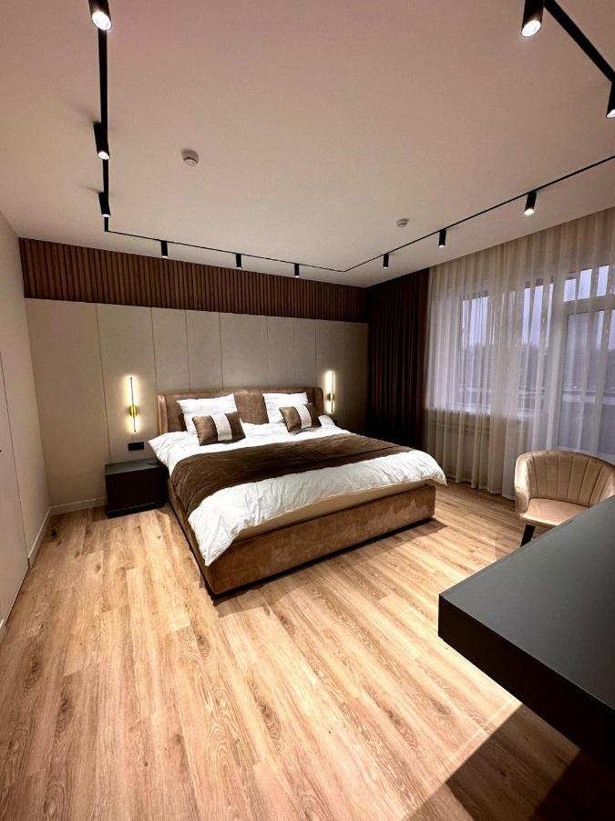 Hotel Golden Dragon Bishkek Esterno foto
